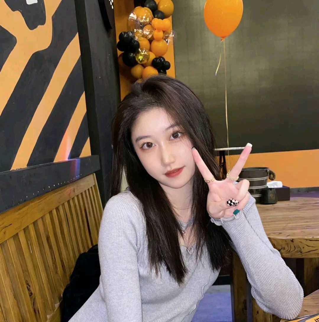 大学城有教室嫩妹多多